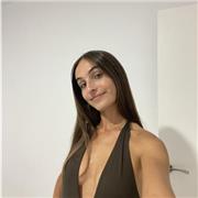 Apta para enseñar las materias a los niños de primaria y ayudarles con sus deberes/exámenes .